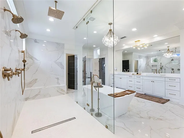 566 Versailles Dr — Photo 49