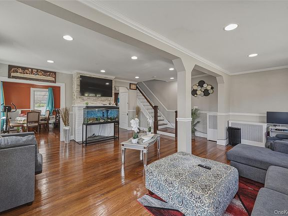 3rd image of 11932 195th Street