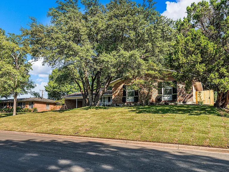 29011 Woodland Dr — Photo 59