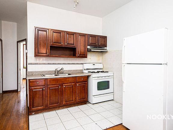 5th image of 672 Franklin Ave APT 3