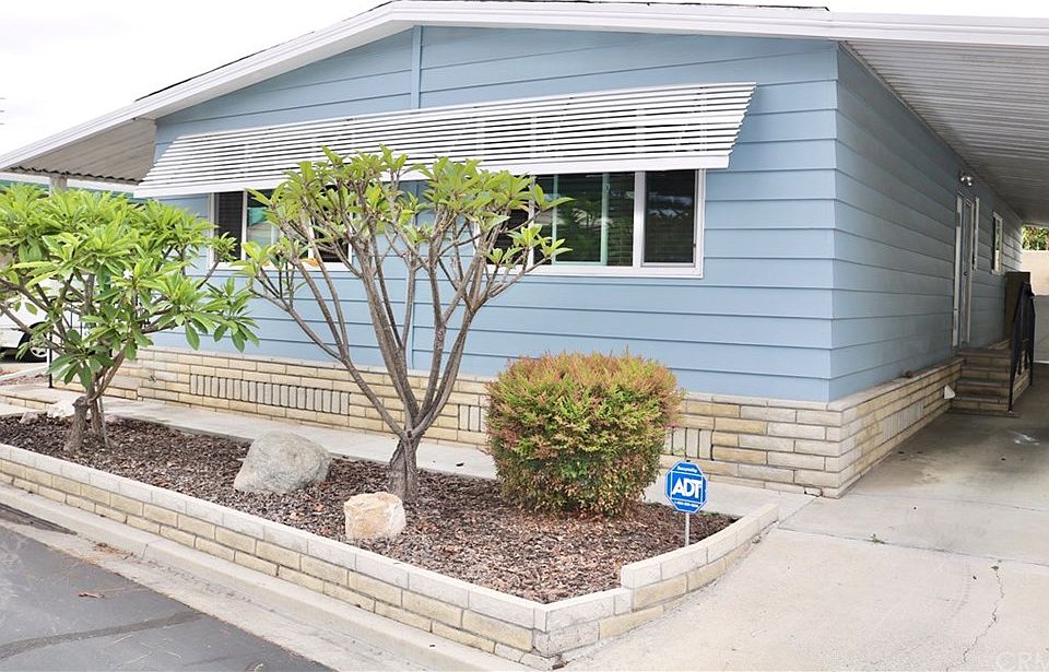 1st image of 14033 Lake View Dr #8