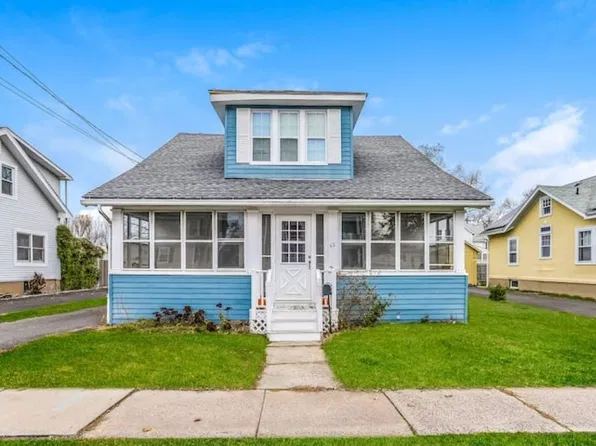 62 Adams St, East Hartford, CT 06108