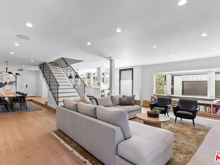 4606 Roma Ct — Photo 18