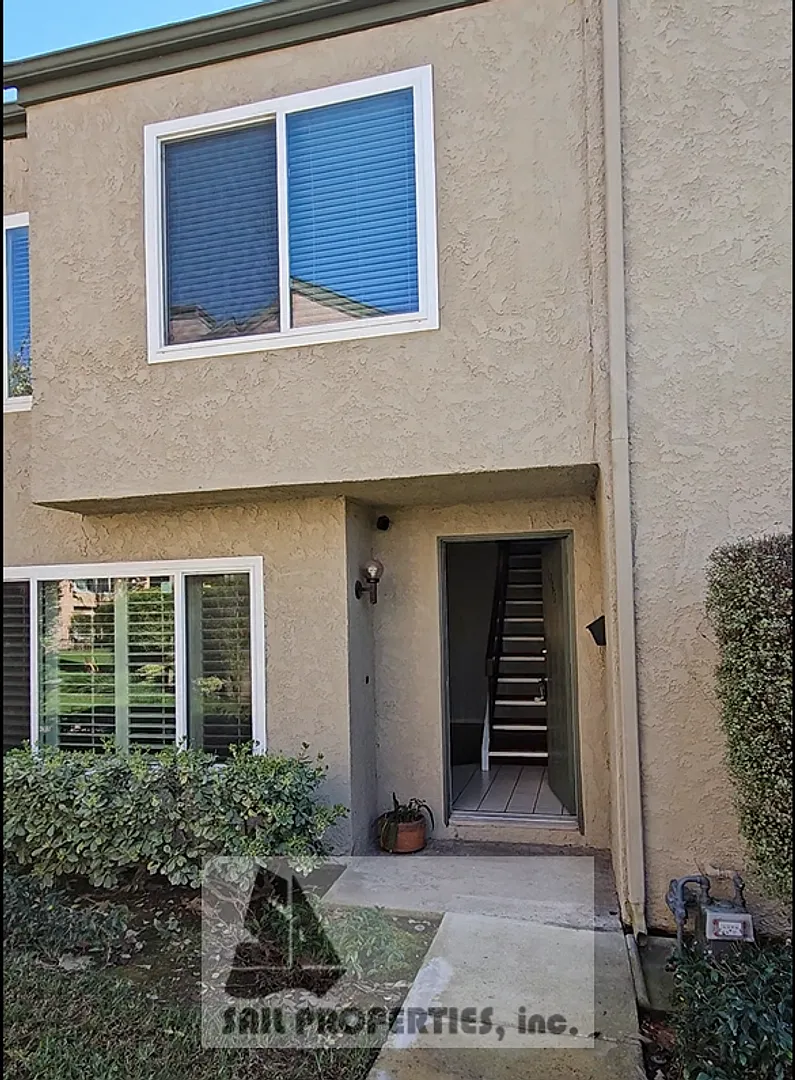 Charming 3-Bedroom Home in Fountain Valley close to Mile Square Park — Photo 1