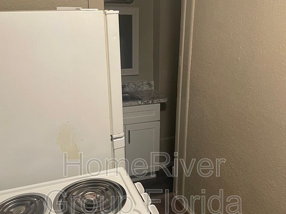 4th image of 317 E Tarpon Ave APT 7
