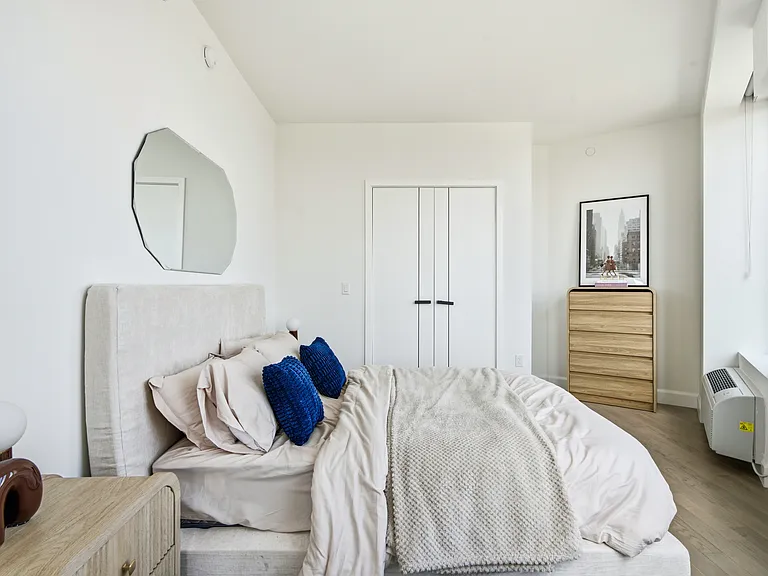 628 Summit Ave #1 — Photo 8