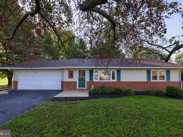 112 Wynwood Dr, Willow Street, PA 17584