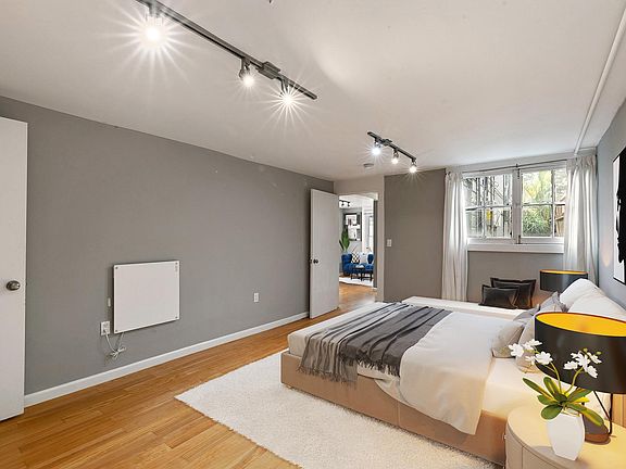 2nd image of 439 Broderick St #A