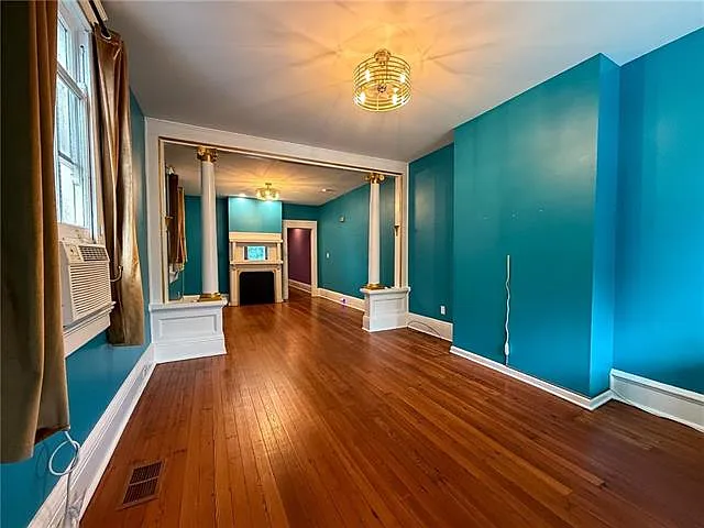 3 bed, 2.0 bath, 1928 sqft, $2,300 — Photo 3