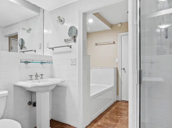 40 East 74th Street image 7 of 9