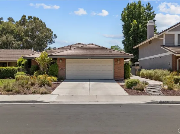 23630 Maricio Dr, Santa Clarita, CA 91355