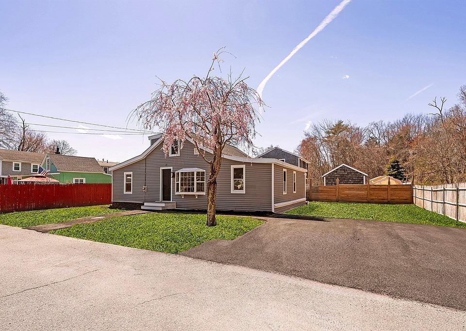 1st image of 21 Evergreen St