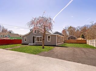 21 Evergreen St, Dartmouth, MA 02747