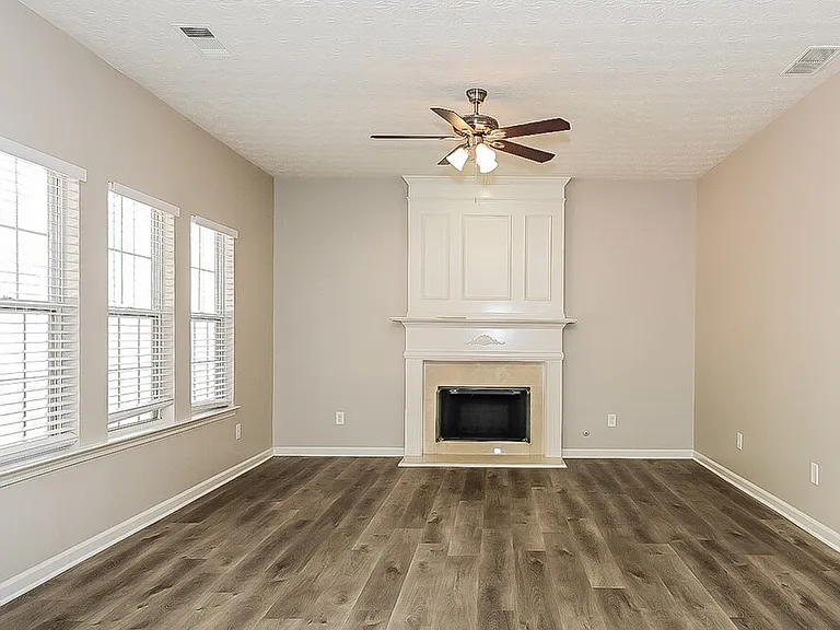 135 Greenland Dr — Photo 6