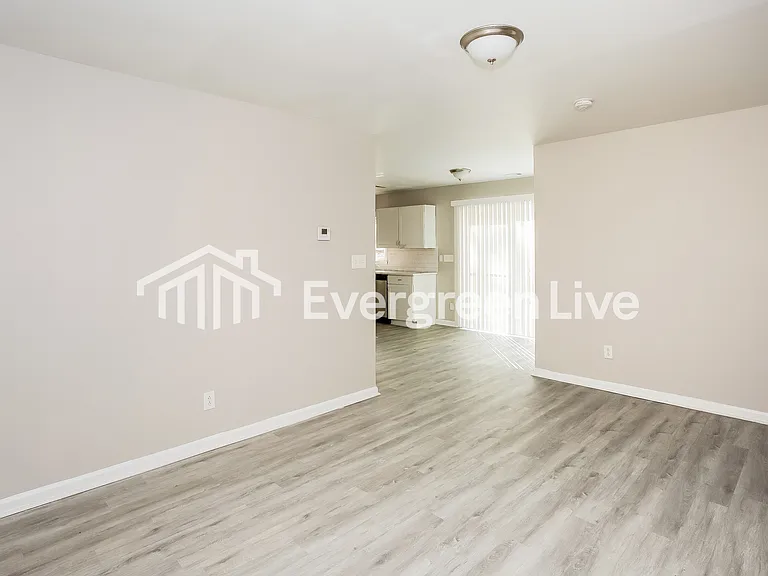 907 Doby Springs Dr — Photo 9