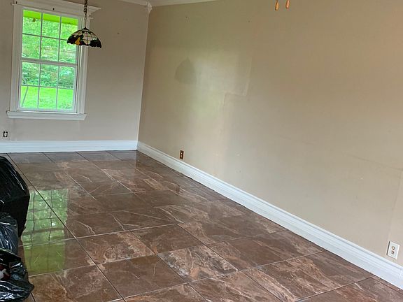 4th image of 4633 Totton Dr