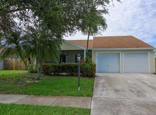 7870 Blackwood Ln, Lake Worth, FL 33467