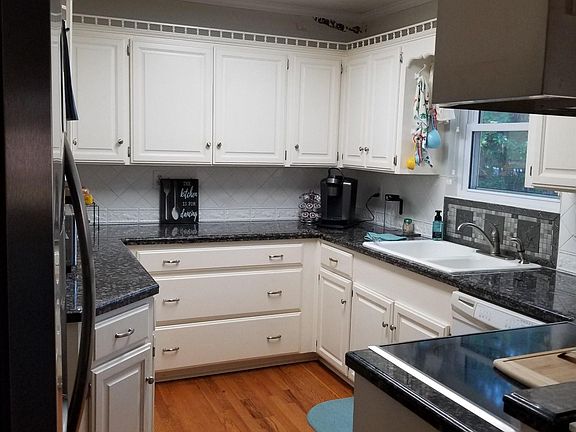 3rd image of 24 Desoto Cir