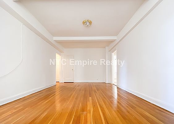 4th image of 301 E 38th St APT 10J