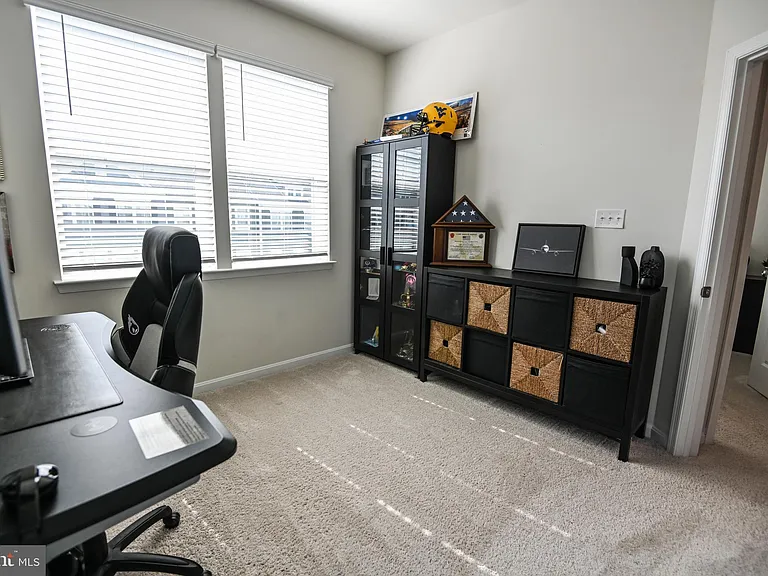 2047 Hinshaw Dr — Photo 41