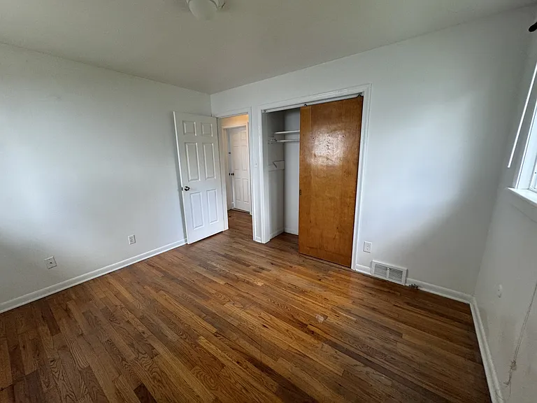 29203 Oakwood St — Photo 7