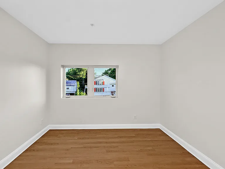 10 Franklin Ave #300 — Photo 10