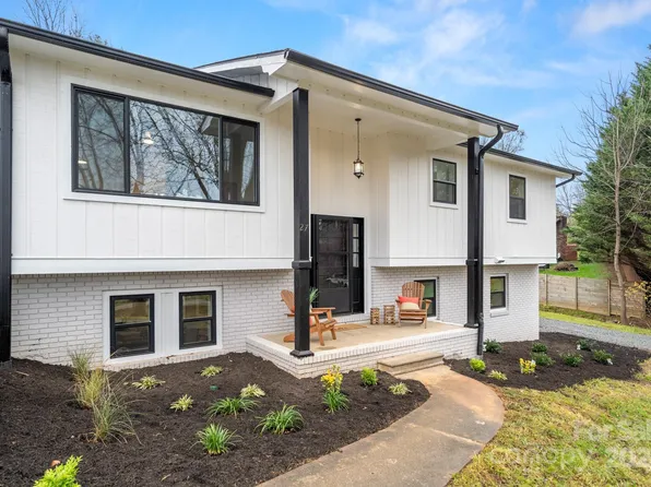 27 Windy Ln, Mills River, NC 28759