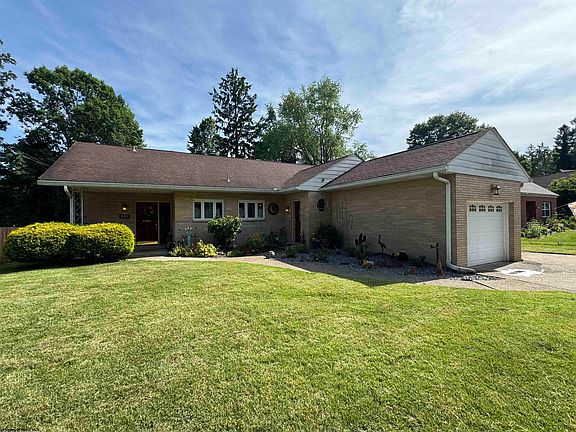 3rd image of 510 Laurel Dr