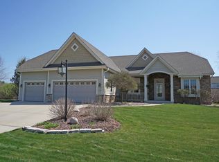 W150N7340 Wood View Dr, Menomonee Falls, WI 53051