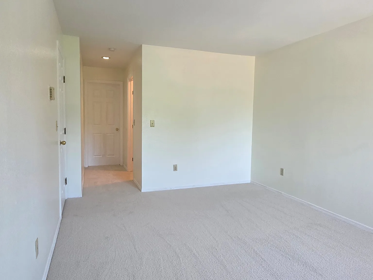 2 bed, 1015 sqft, $2,600 — Photo 4