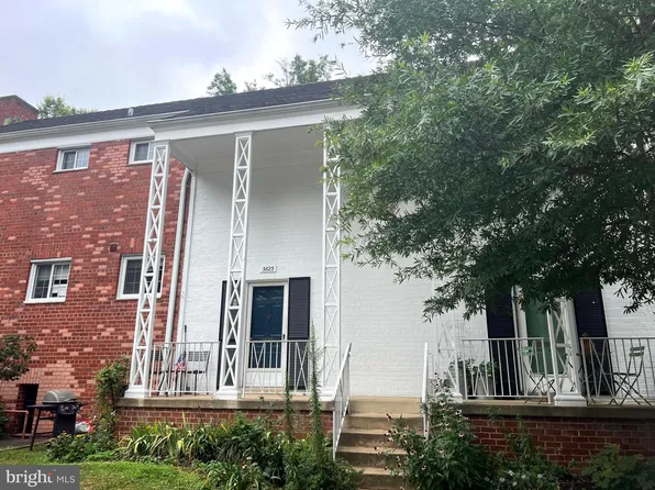 3623 Greenway Pl, Alexandria, VA 22302