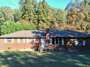 19 Colonial Dr, Lexington, NC 27292