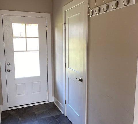 3rd image of 5204 Lakeland Dr