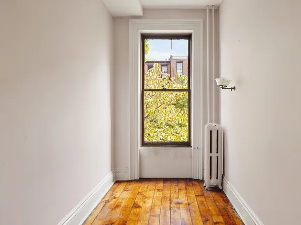 309 Vanderbilt Avenue image 13 of 27