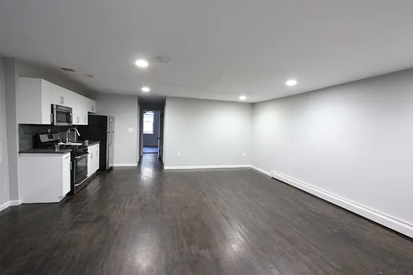 Rented by Prime Block Realty, LLC | media 16