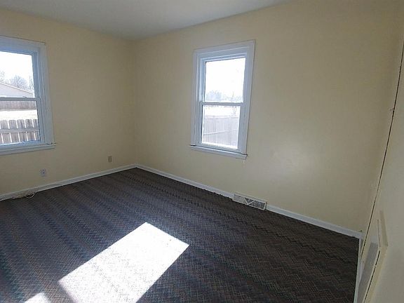 4th image of 316 Russell Ave