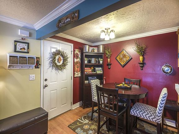 3rd image of 862 E Maple Crest Ct APT 21