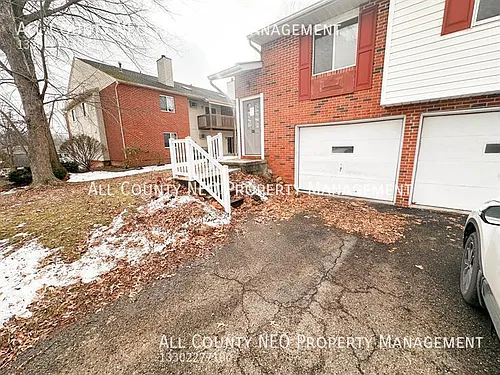 217 Plum St N Photo 1