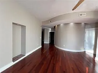 9 W River St #2 — Photo 8