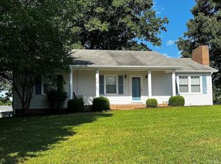 513 Darrell Ln, Hurt, VA 24563