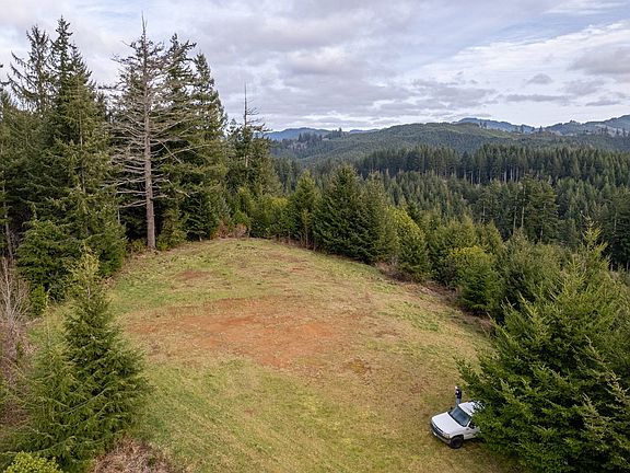 2nd image of 93875 Hollow Stump Ln