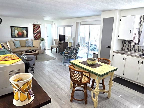 2nd image of 3038 Bay Aristocrat Dr