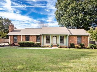 682 Fielding Rd, Charlotte, NC 28214
