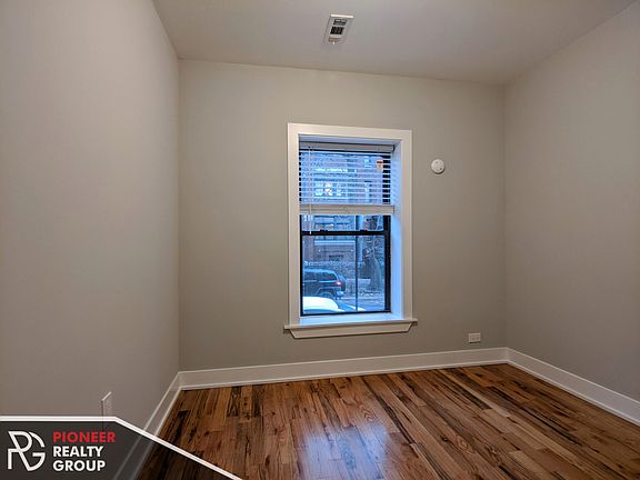 2nd image of 627 W Oakdale Ave #6351