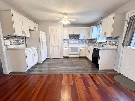 3rd image of 11327 Ebenezer Rd
