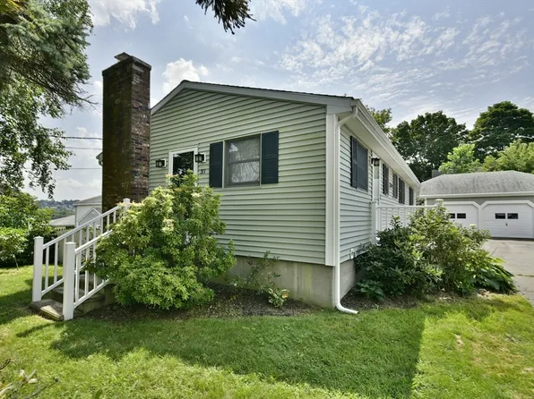 33 Westhill Ave, Somerset, MA 02726