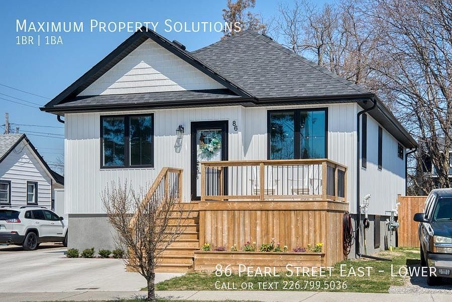 1st image of 86 Pearl St E