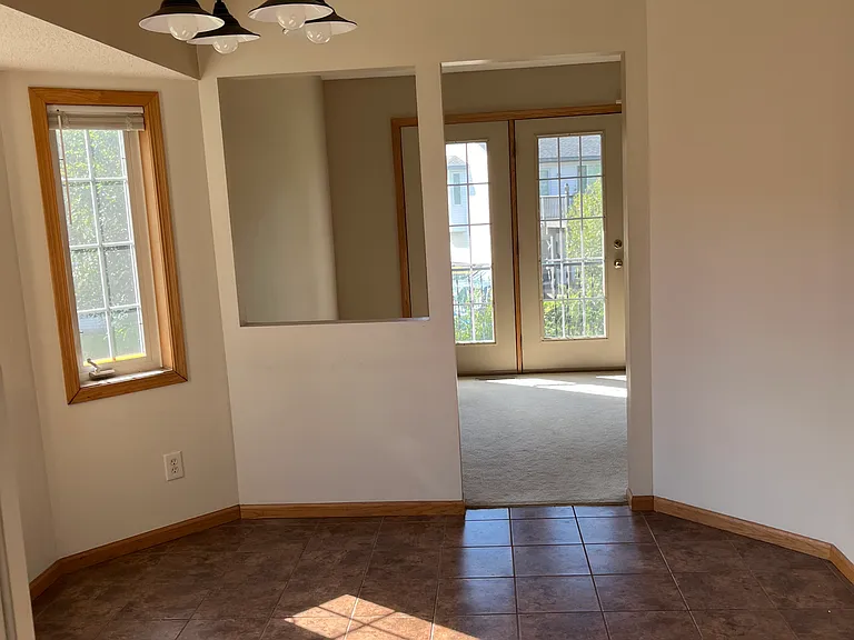 7865 Marilyn Dr — Photo 4
