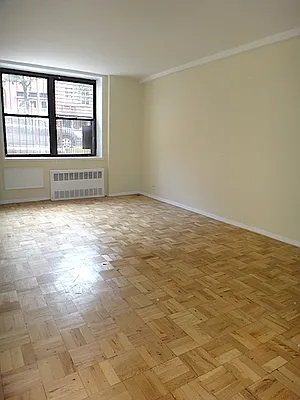 Rented by KVNY Soho | media 16