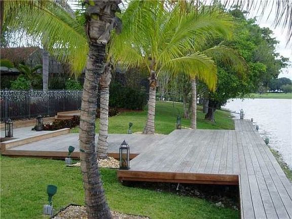 5th image of 9426 NW 54 Doral Circle Ln